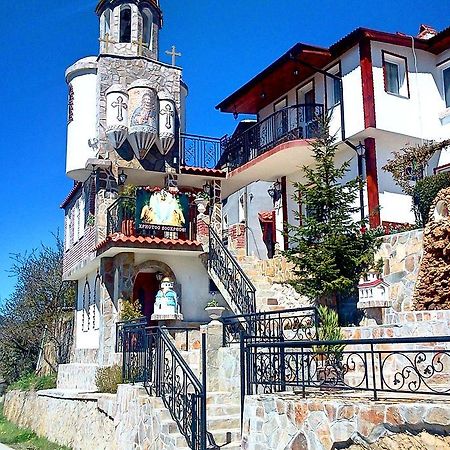 Kashtata S Paraklisa Borovo  ภายนอก รูปภาพ