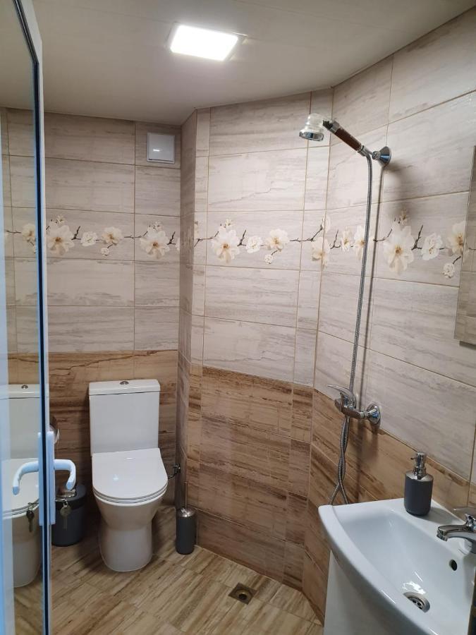 Kashtata S Paraklisa Borovo  ภายนอก รูปภาพ